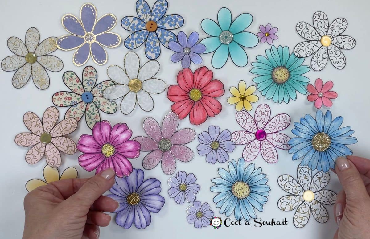 Embellissements de fleurs pour la carterie et le scrapbooking.